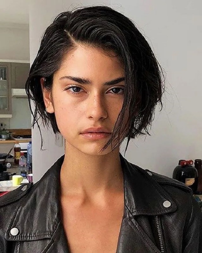 قصات شعر قصير للوجه الدائري مجلة